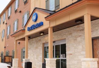 Best Western Bandera Suites & Saloon has Balcony rooms