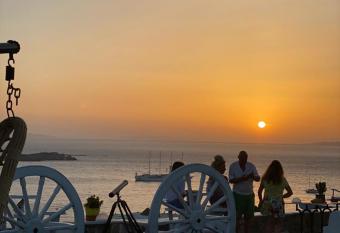 Vougli View Mykonos allows 18 year olds to book a room