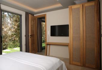 Life Butiq Otel allows 18 year olds to book a room