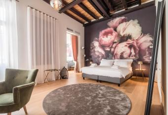 Blooms Botanical Rooms has Balcony rooms