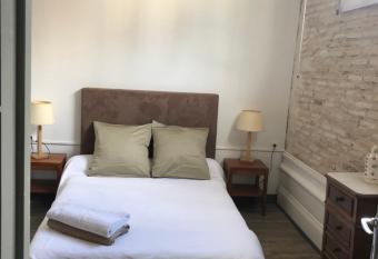 Studio Arcachon centre allows 18 year olds to book a room