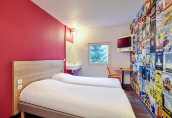 hotelF1 Mulhouse B  le A  roport allows 18 year olds to book a room