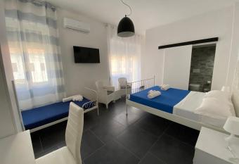 B&B FRONTEMARE San Salvo Marina CH has Balcony rooms