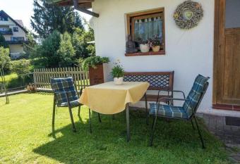 Haus Schussenblick Dg allows 18 year olds to book a room