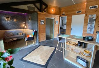 La Cabane d Ar  s - chambre double PREMIUM allows 18 year olds to book a room