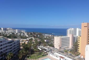 OCEAN VIEW, WIFI FREE, PLAYA LAS AMERICAS has Balcony rooms