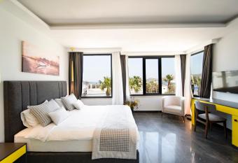 Sea Palm Otel Yal  kavak has rooms with a private hot tub