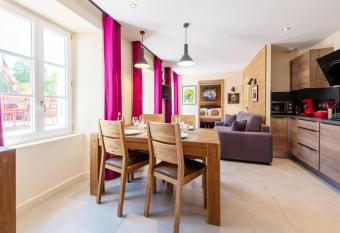 HIMALAYA Annecy Rent Lodge has Balcony rooms