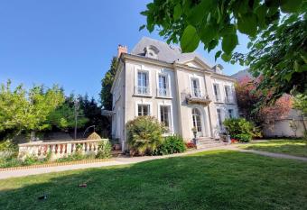 La Maucanni  re has Balcony rooms