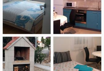 Apartman Dalmatino has Balcony rooms