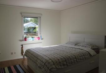 Private room for rent in a villa with garden view has Balcony rooms