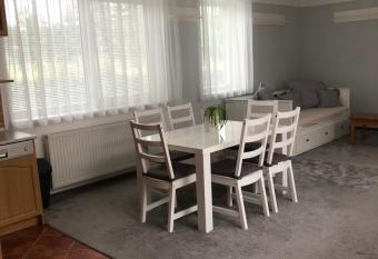 Pr  zdninov   d  m Zavadilka has Balcony rooms