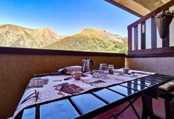 Casa vacanze Neve has Balcony rooms
