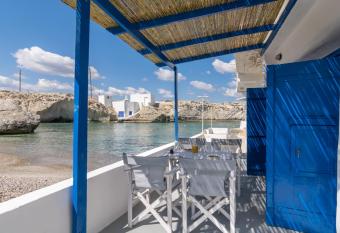 Almera Sea View Boat House has Balcony rooms