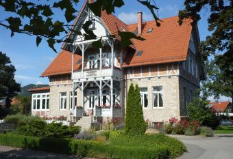 G  stehaus Musestieg allows 18 year olds to book a room
