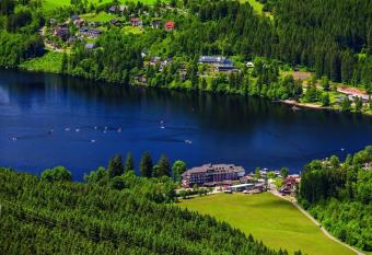 Maritim Titisee Hotel has Balcony rooms