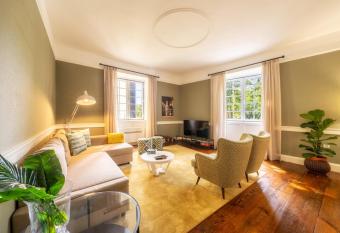 The Wine Lodges allows 18 year olds to book a room