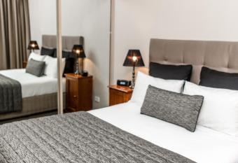 The Belmore Apartments Hotel has Balcony rooms