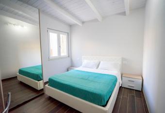 Garden House has Balcony rooms