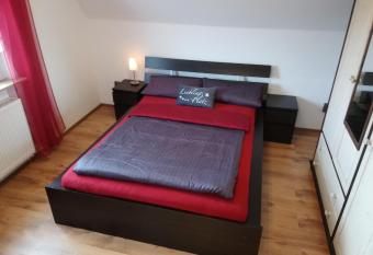 Private Zimmer bei der Weser-Ems-Halle has Balcony rooms