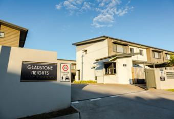 Gladstone Heights Executive Apartments has Balcony rooms