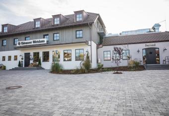 Chiemseer Wirtshaus allows 18 year olds to book a room