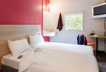 HOTELF1 Le Havre Est - Gonfreville allows 18 year olds to book a room