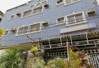 Hotel Le Prince allows 18 year olds to book a room