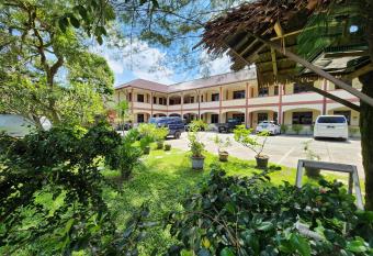 MB Apartments & Hotel Medan allows 18 year olds to book a room