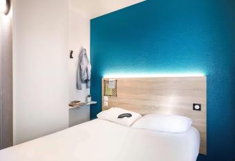 hotelF1 Lille Englos allows 18 year olds to book a room