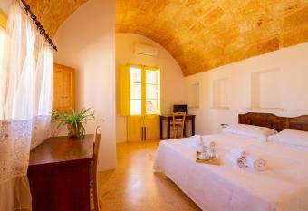 Bed&Breakfast Palazzo Blandolino has Balcony rooms