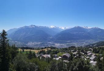 Hotel-Restaurant Le Mont Paisible, Crans-Montana has Balcony rooms