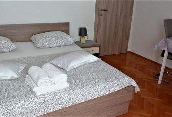 Apartmani Marta has Balcony rooms