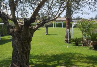 Torre dei Mori Boutique Rooms B&B allows 18 year olds to book a room