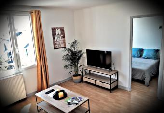 Casterneau3 allows 18 year olds to book a room