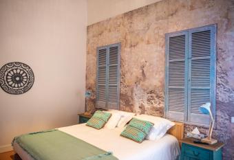 Rota VMF - Redondo allows 18 year olds to book a room