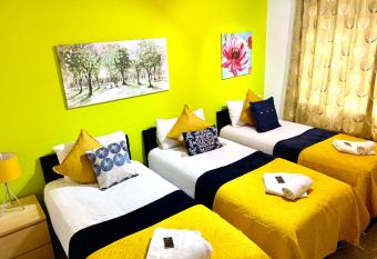 Spacious London Excel 2 bedrooms, Separate Reception, Kitchen, Full Apartment has Balcony rooms