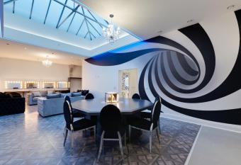 iStay Liverpool Temple Court allows 18 year olds to book a room