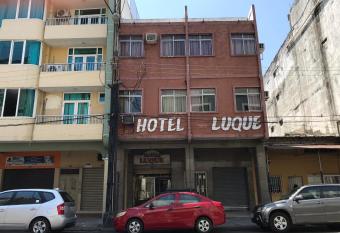 Hotel Luque allows 18 year olds to book a room