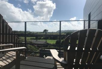 Etoile du Kap has Balcony rooms