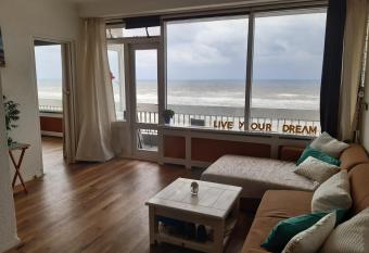 Beach Dreams has Balcony rooms