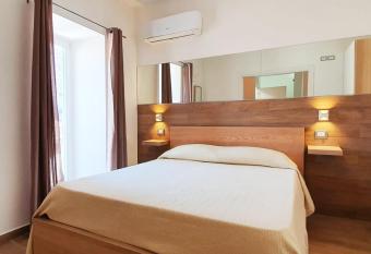 Casa Sofia- Fondi Vertice Rooms has Balcony rooms