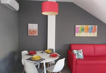 Bnbook Medea Apartments has Balcony rooms