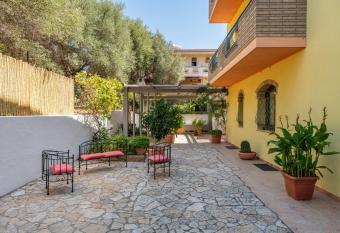 Sa Domu de Dinu has Balcony rooms