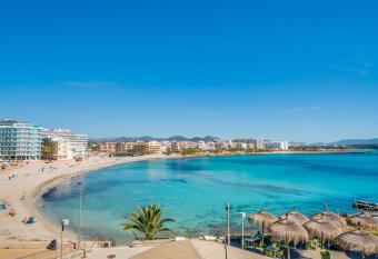 Es Mollet has Balcony rooms