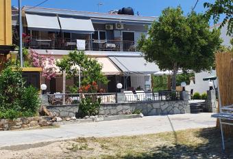 JnP Studios has Balcony rooms