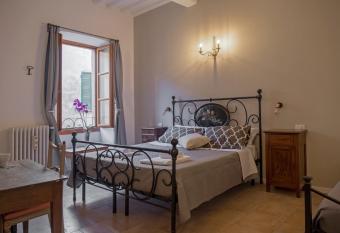 Citt   Di Castello Rooms has Balcony rooms