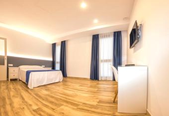 Hostal Boutique Luz del Sol Barbate allows 18 year olds to book a room