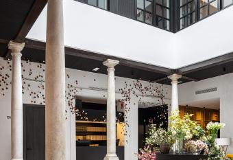 TOC Hostel Malaga has Balcony rooms