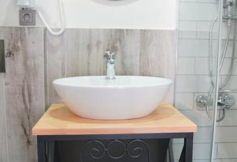 La Casa Carina Butik Otel allows 18 year olds to book a room